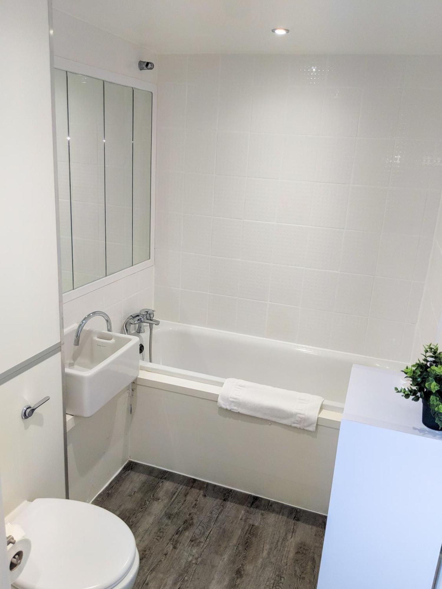 Lt Grove Apartment - Stratford London Bagian luar foto